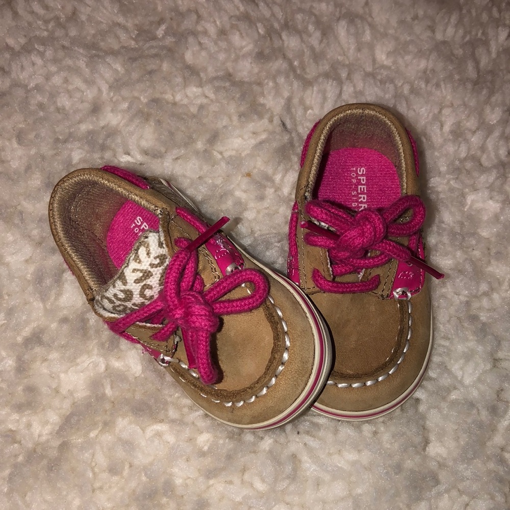 Baby girl cheetah print size 2 Sperry